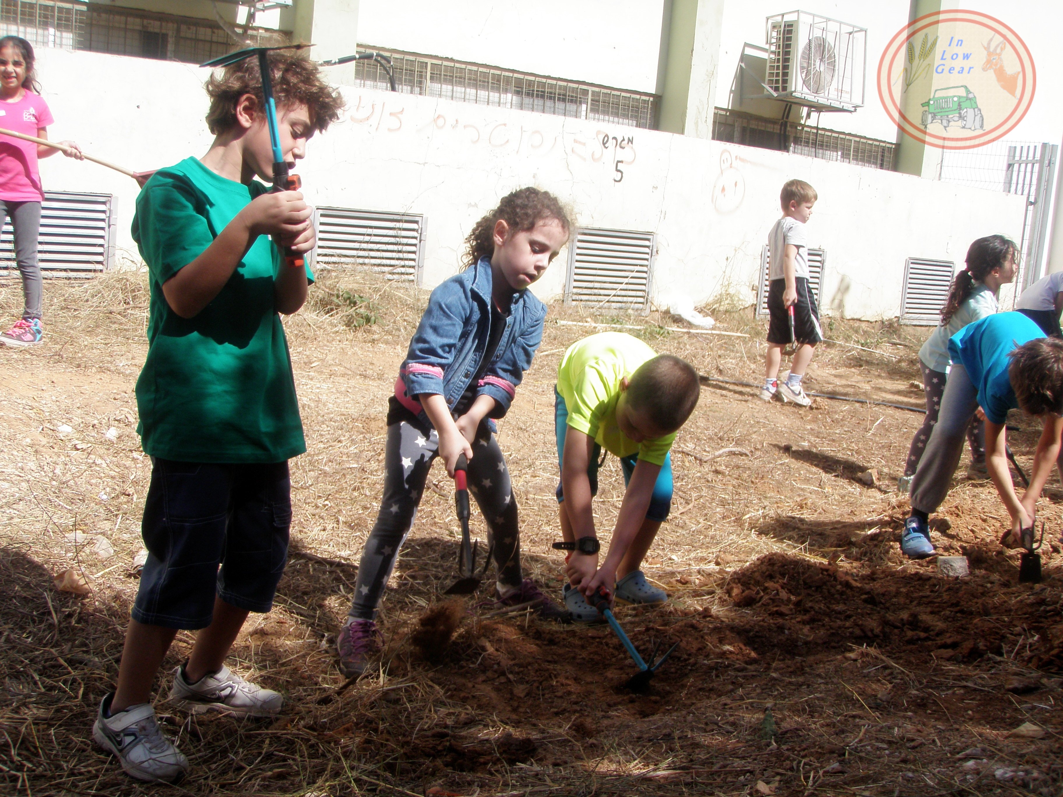 סדנת קיימות תזונאית, פרמקלצ'ר: תפעול יעיל ובטוח של כלי עבודה, ניכוש קרקע ושימוש חוזר בפסולת, ניהול בטיחות